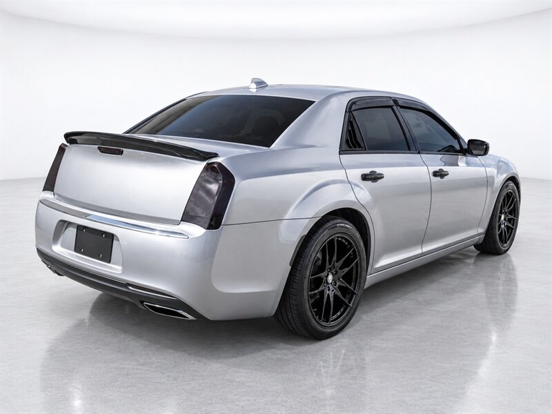 2017 Chrysler 300 C